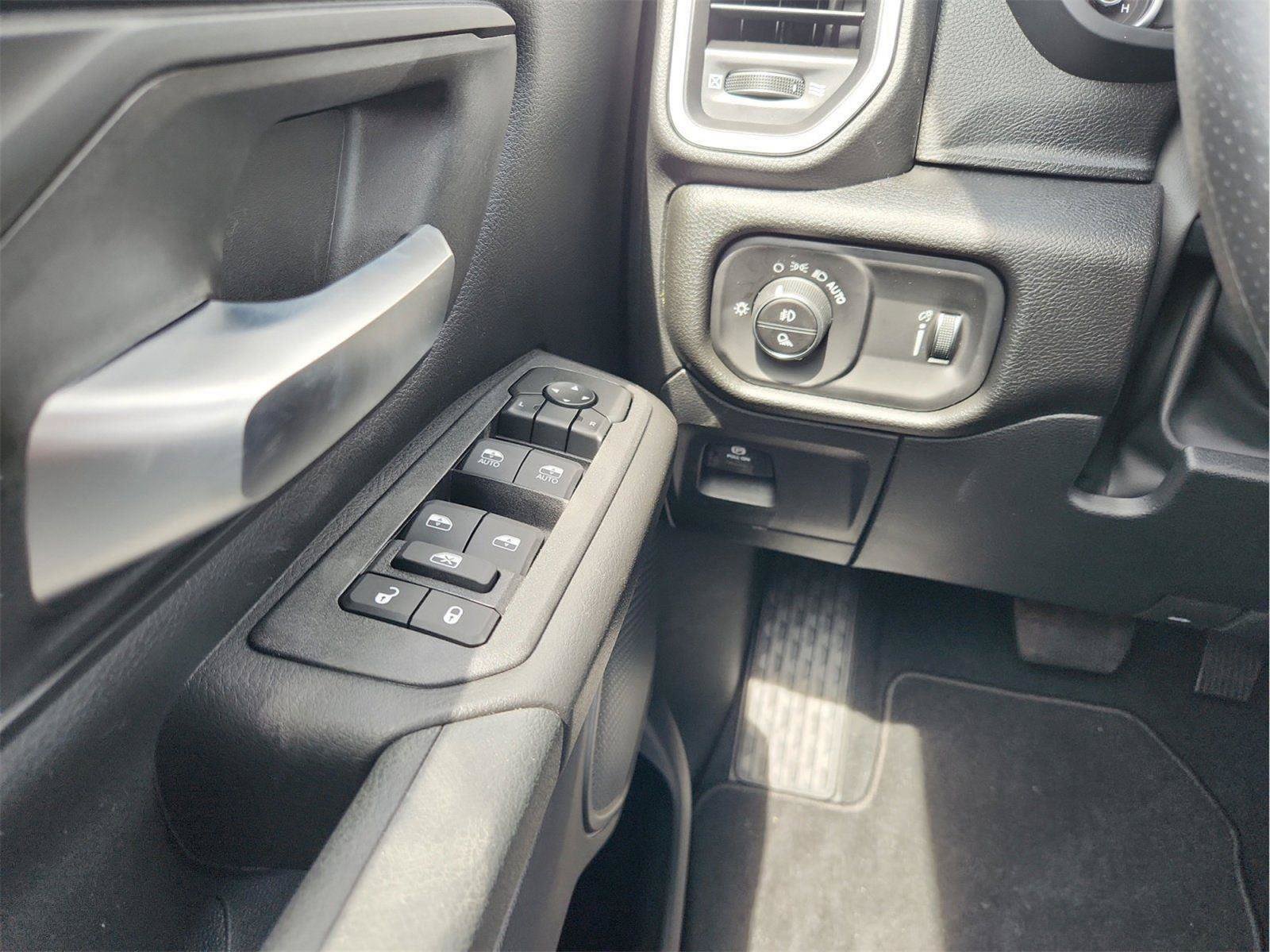 New 2026 RAM 1500 Express AWD/4WD image 18