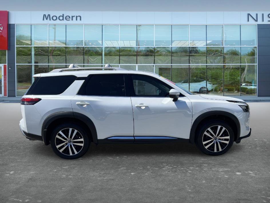 Certified 2025 Nissan Pathfinder Platinum w/ Cargo Package image 4