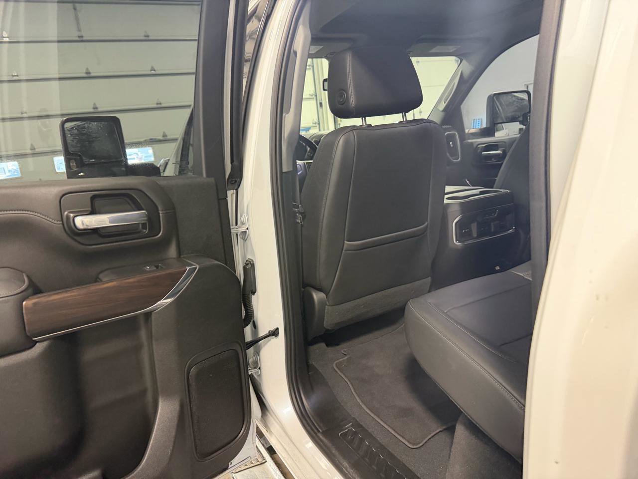 Used 2021 GMC Sierra 2500 SLT w/ SLT Premium Package AWD/4WD image 23