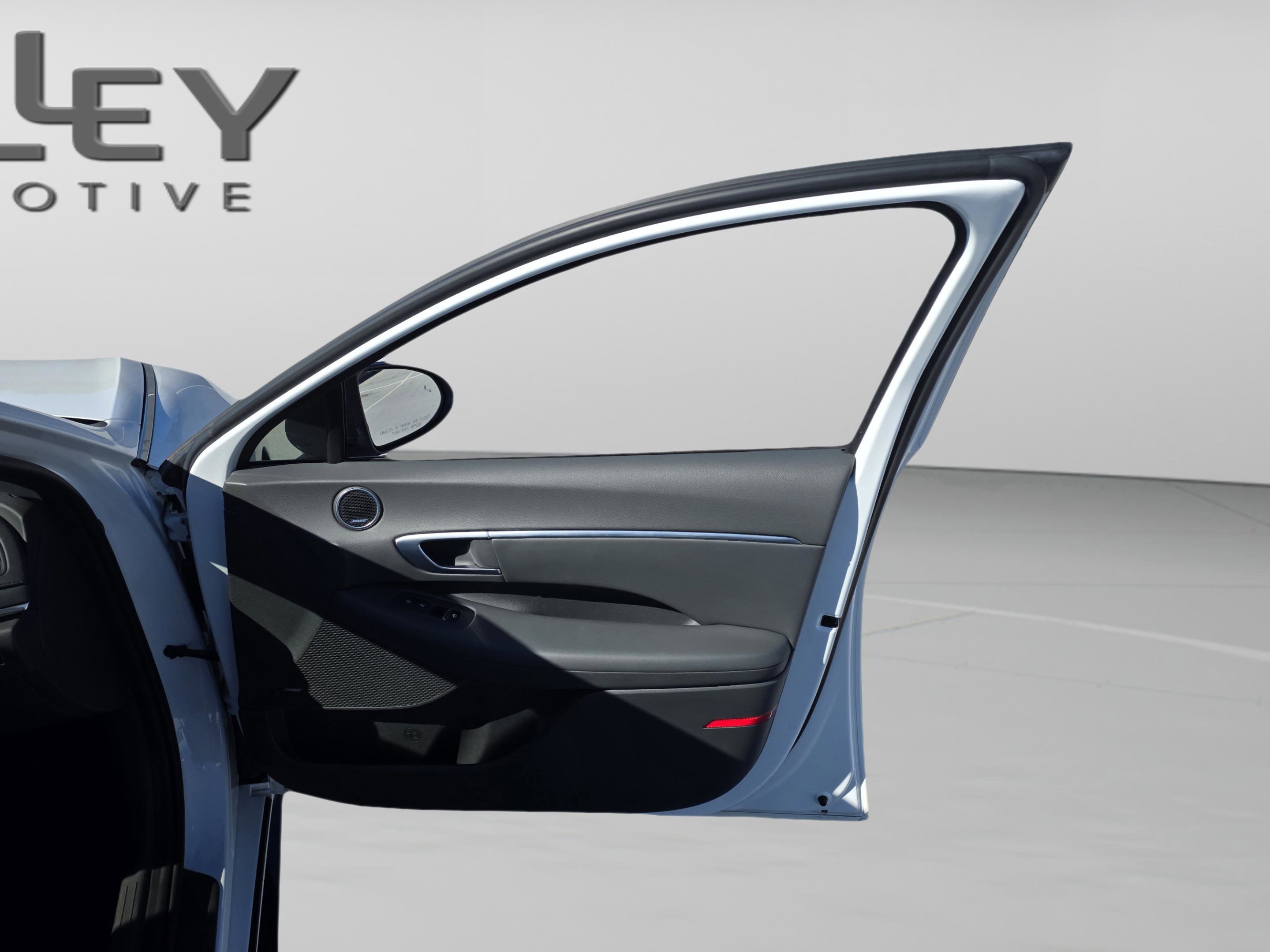 Used 2020 Hyundai Sonata SEL w/ Premium Package image 28