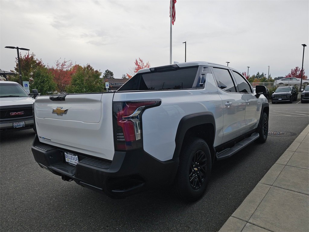 Used 2025 Chevrolet Silverado EV LT image 7