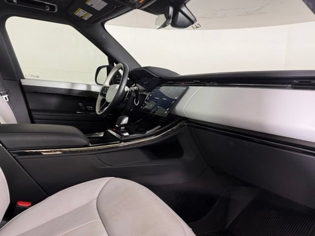 Certified 2025 Land Rover Range Rover Sport Dynamic SE AWD/4WD image 34