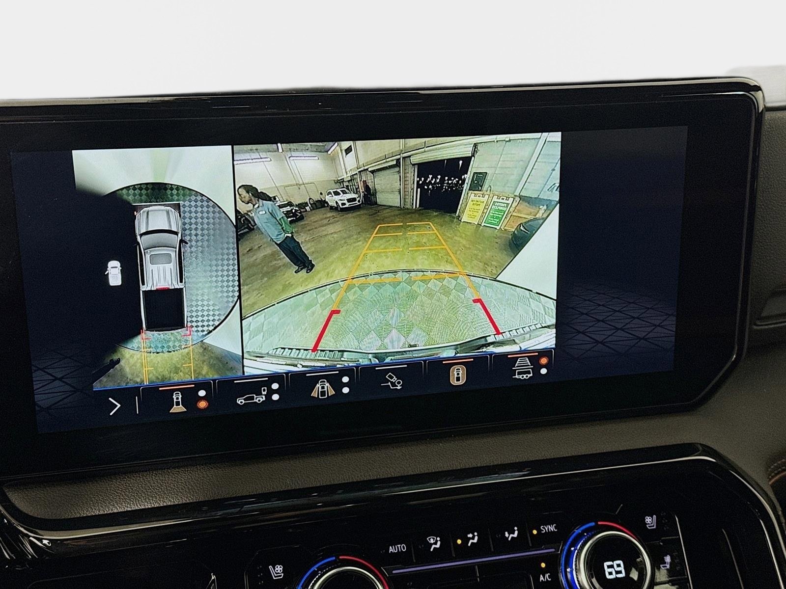 Certified 2025 GMC Sierra 1500 AT4 w/ AT4 Premium Package image 17