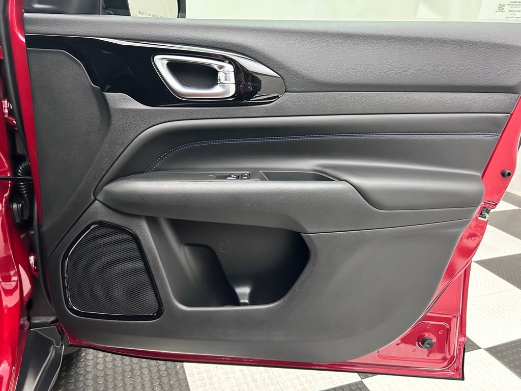 New 2026 Jeep Compass Latitude image 16