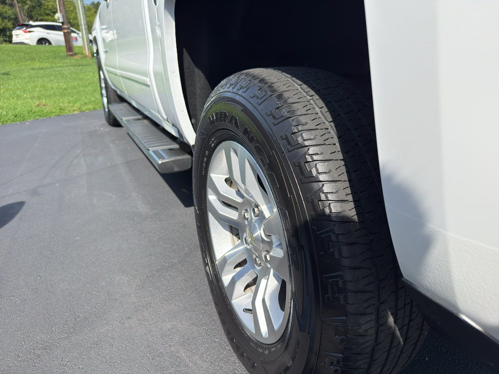 Used 2018 Chevrolet Silverado 1500 LT w/ All Star Edition AWD/4WD image 9