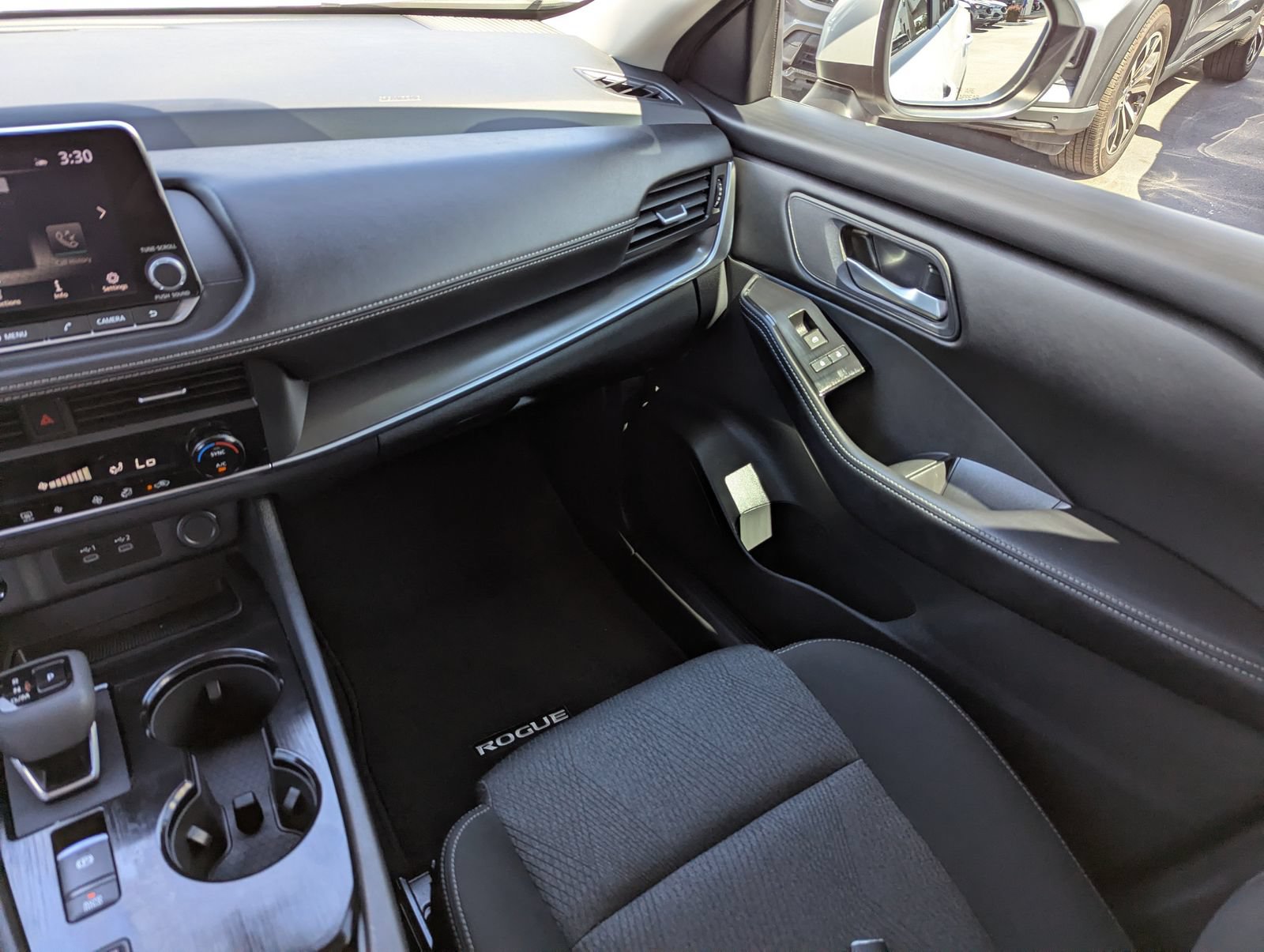 Used 2025 Nissan Rogue SV FWD image 20