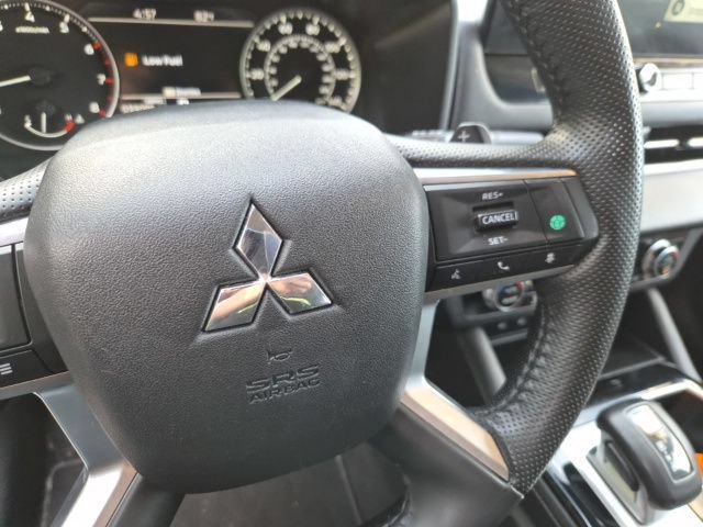 Used 2025 Mitsubishi Outlander SE AWD/4WD image 20