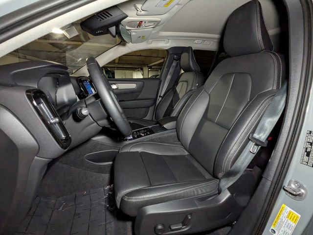 New 2025 Volvo XC40 B5 Ultra w/ Climate Package image 13