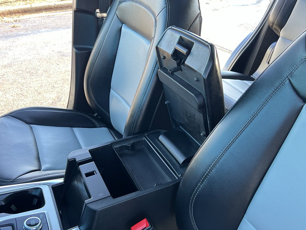 Used 2023 Ford Explorer XLT w/ Equipment Group 202A image 19