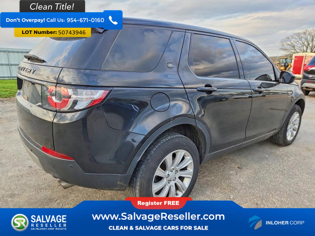 Used 2019 Land Rover Discovery Sport SE AWD/4WD image 4