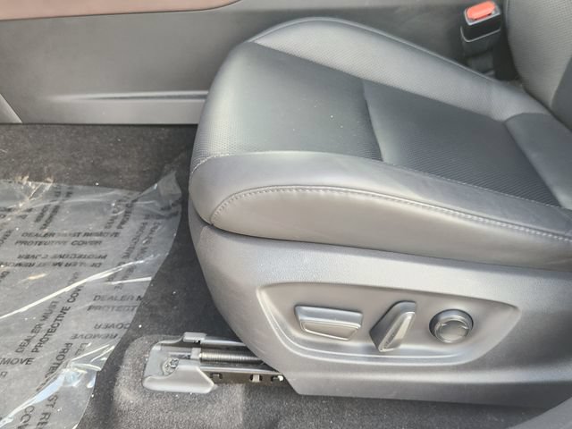 Used 2023 Toyota Crown AWD/4WD image 22