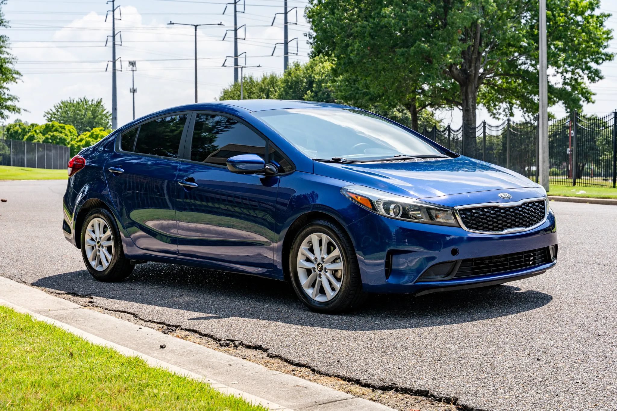 Used 2017 Kia Forte S FWD image 4