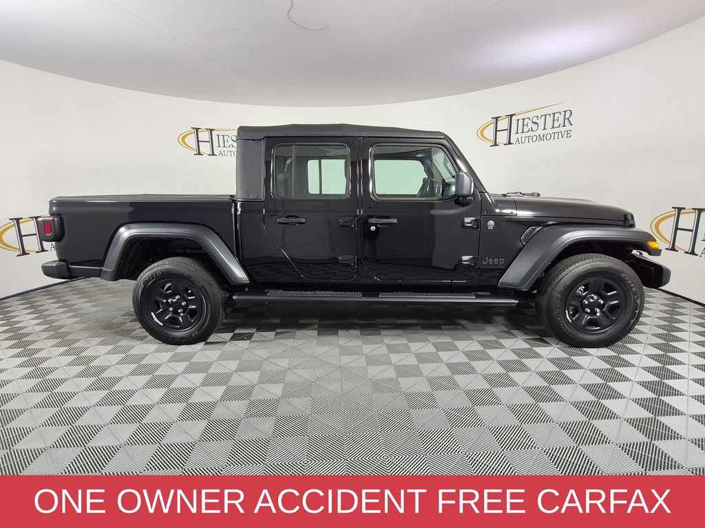 Used 2025 Jeep Gladiator Sport AWD/4WD image 3