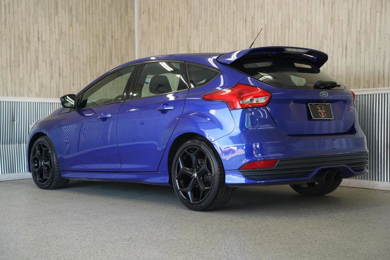 Used 2015 Ford Focus ST FWD image 7