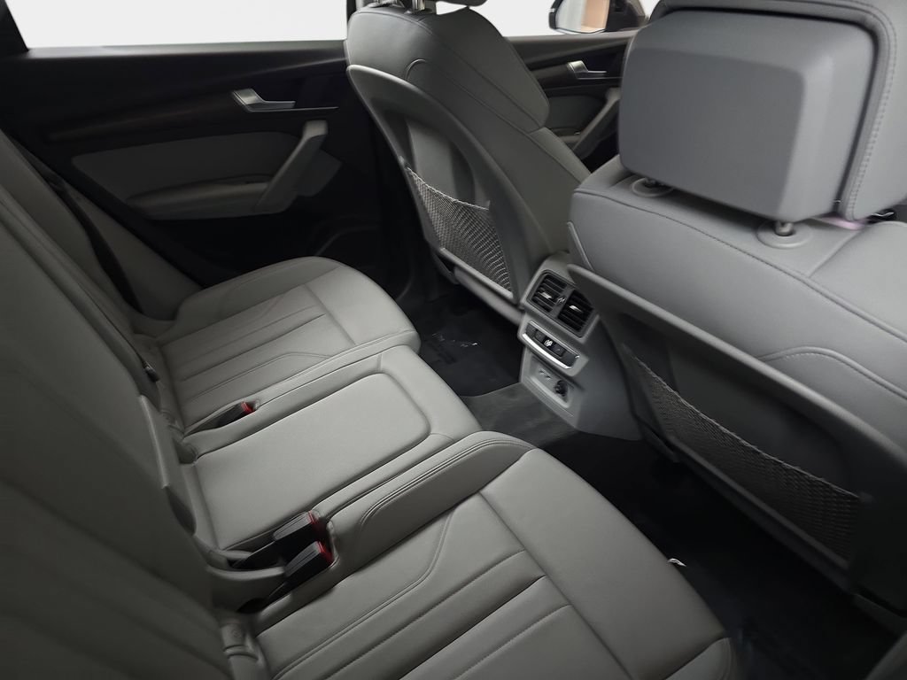 Used 2025 Audi Q5 2.0T Premium Plus AWD/4WD image 13
