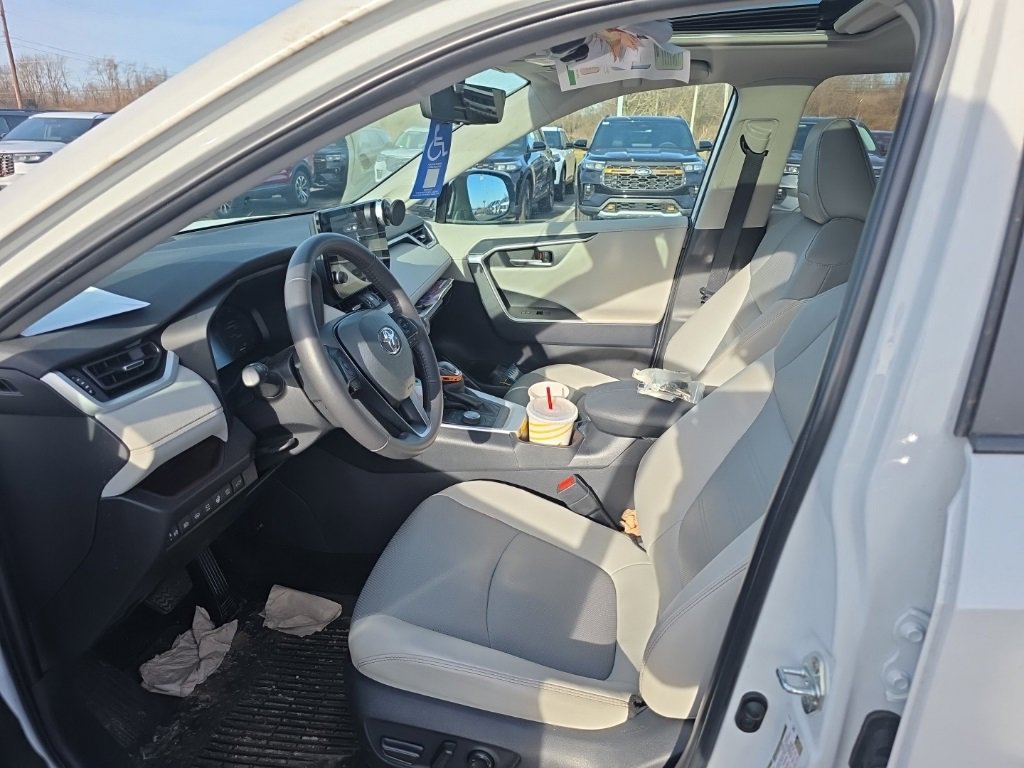 Used 2025 Toyota RAV4 Limited w/ Advanced Technology Package image 6