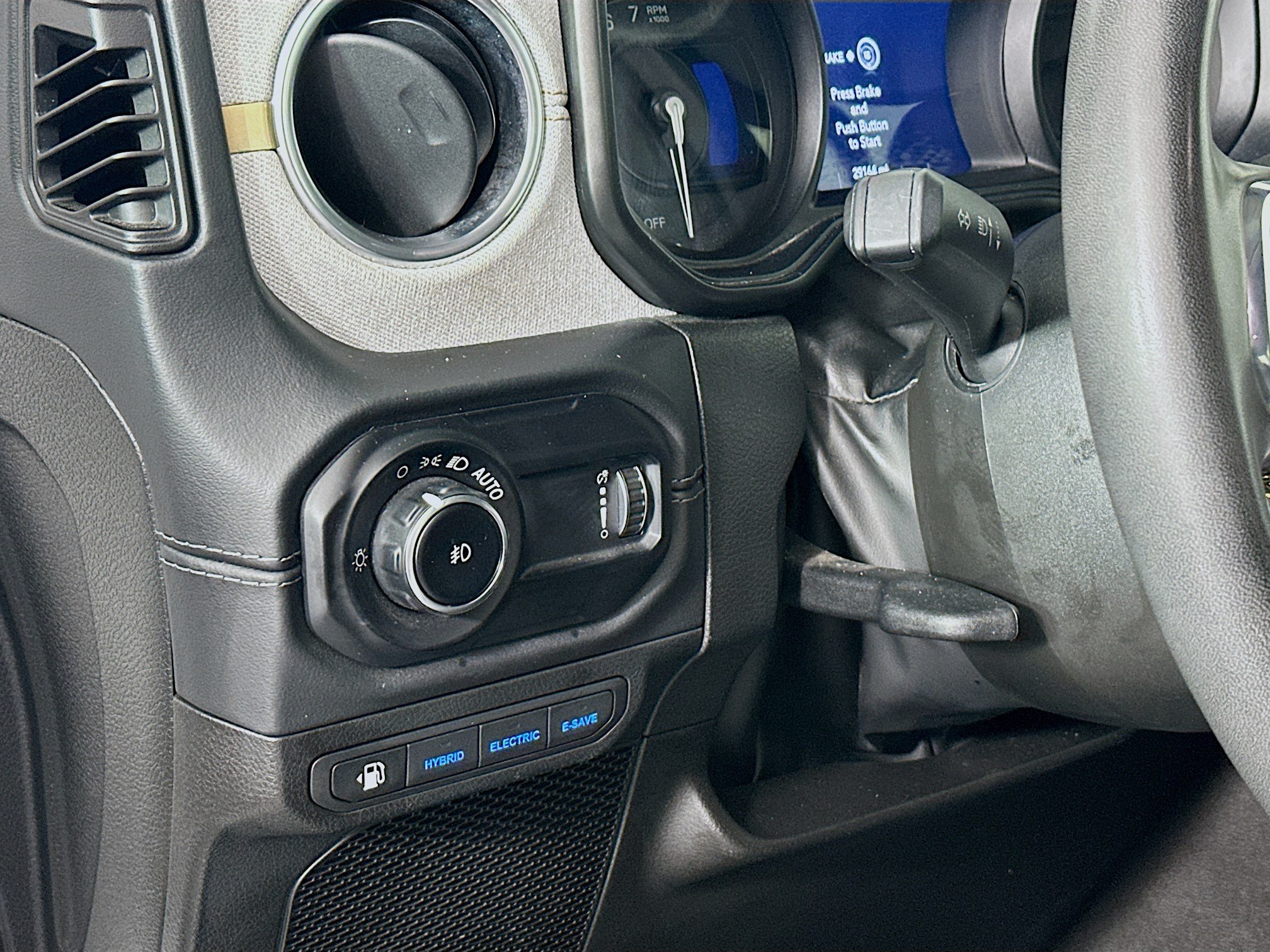Used 2024 Jeep Wrangler Unlimited Sahara AWD/4WD image 16