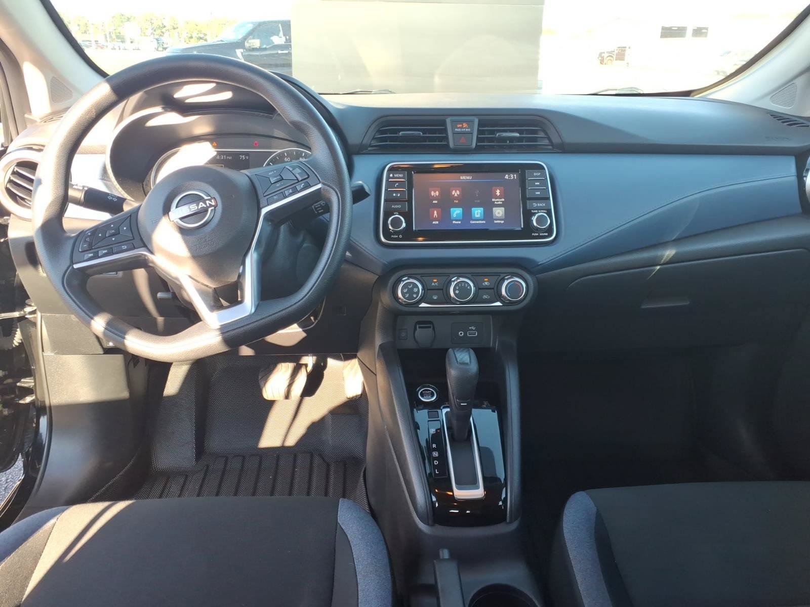 Used 2025 Nissan Versa SV FWD image 11