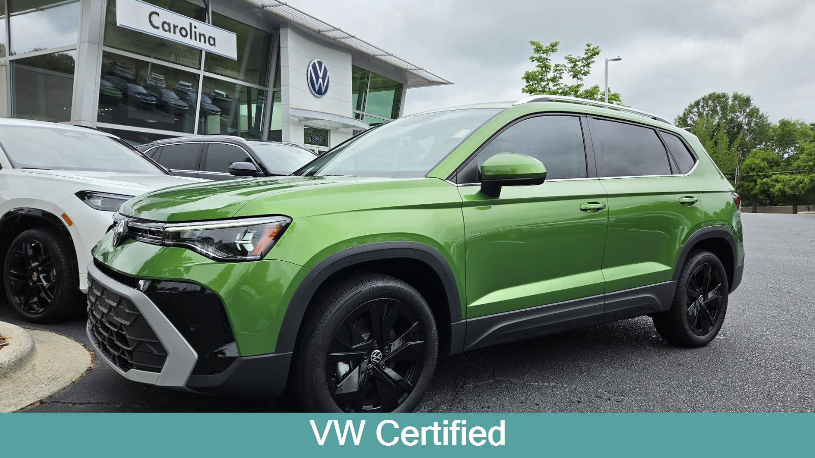 Certified 2025 Volkswagen Taos SE w/ Panoramic Sunroof Package
