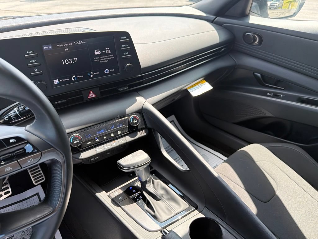 Certified 2025 Hyundai Elantra Sport FWD image 26