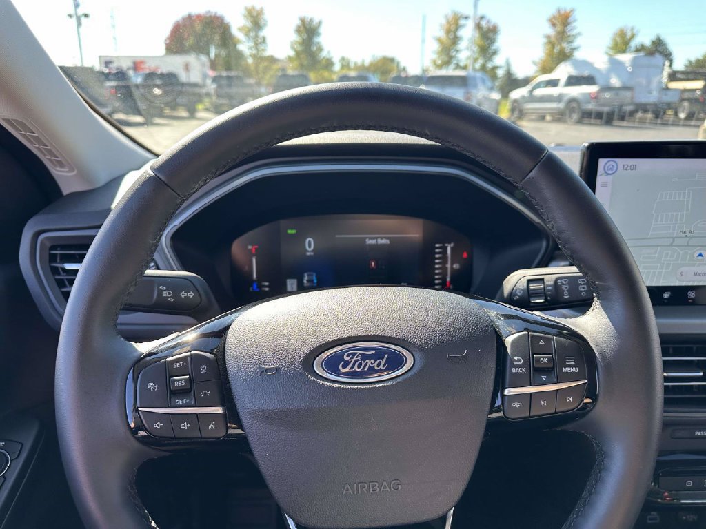 Certified 2023 Ford Escape SE FWD image 17