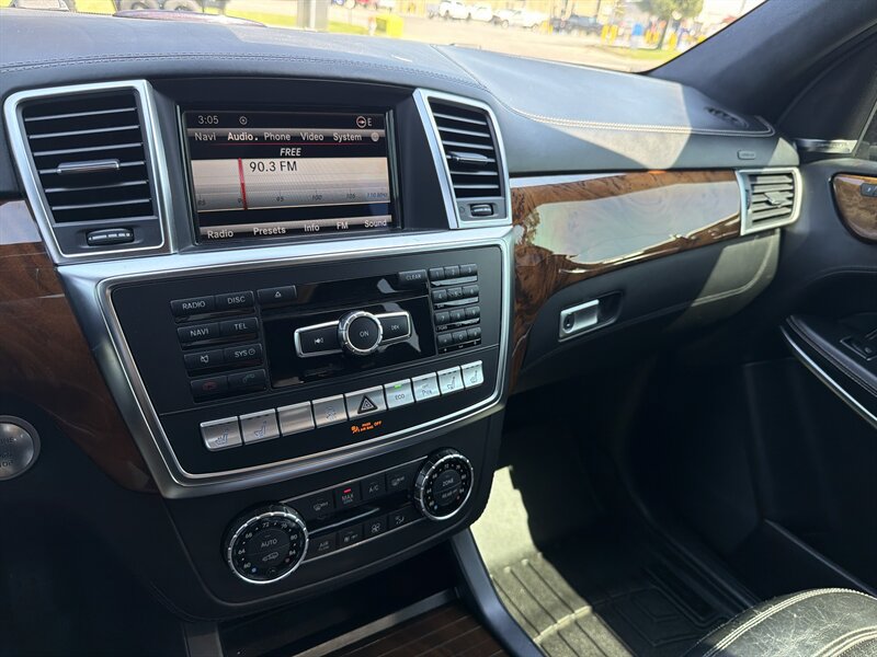 Used 2015 Mercedes-Benz GL 63 AMG 4MATIC image 36