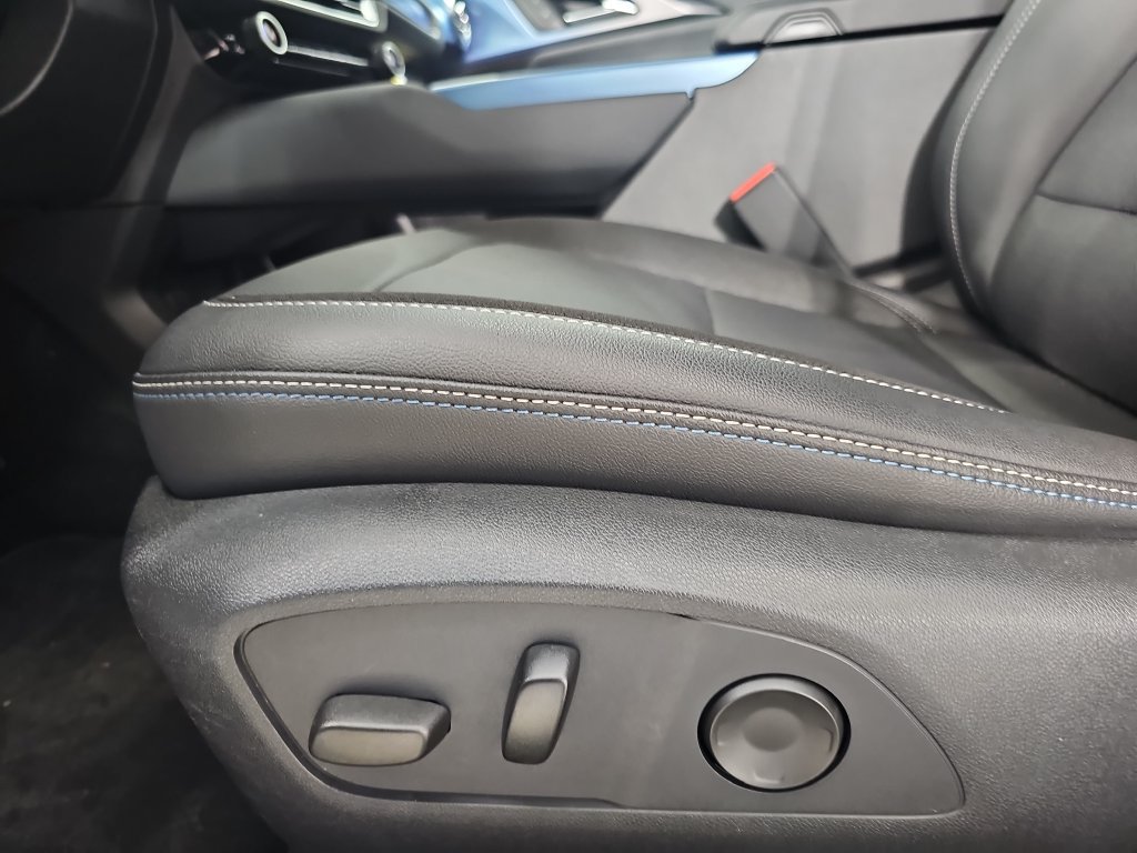 Certified 2024 Chevrolet Equinox EV LT AWD/4WD image 35