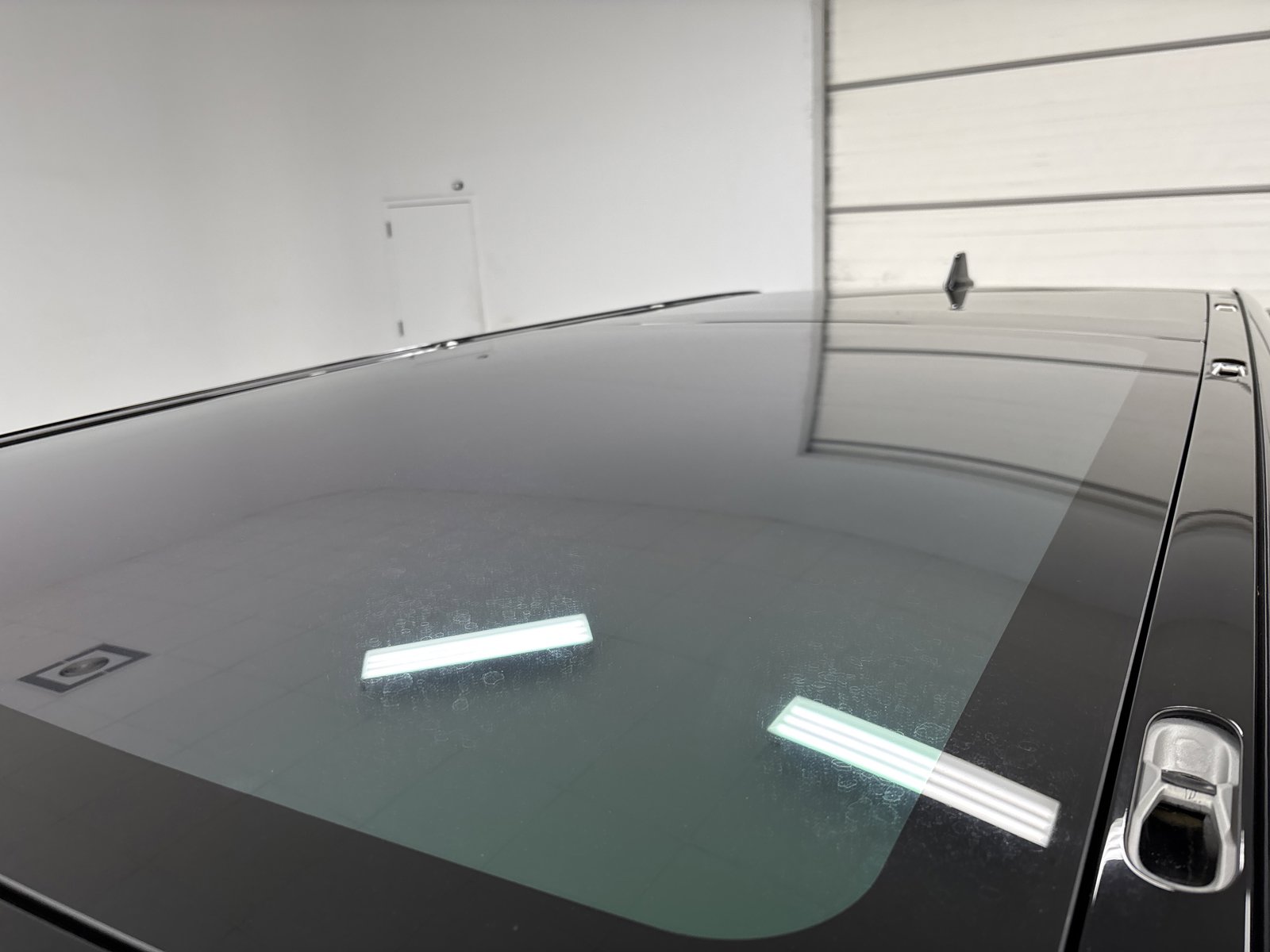 Used 2025 Rivian R1S Premium image 13