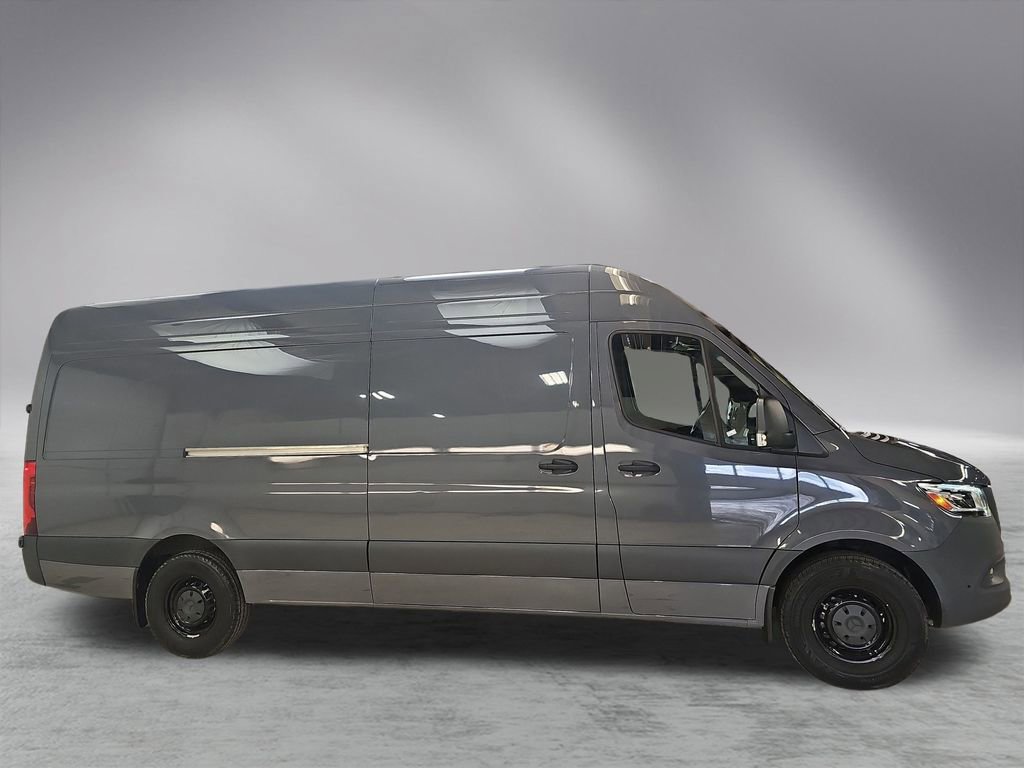 Used 2024 Mercedes-Benz Sprinter 2500 image 8