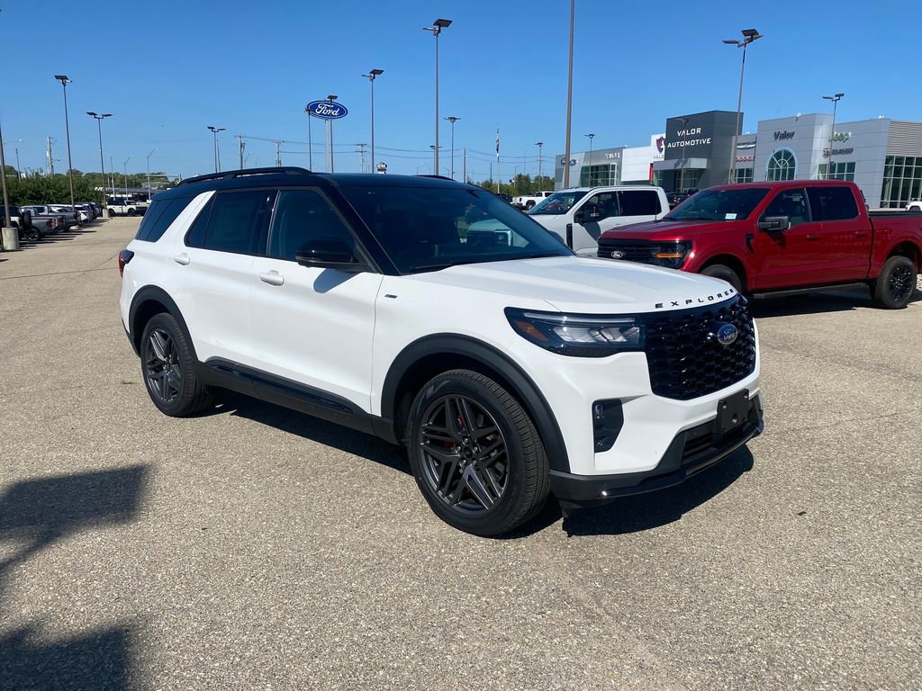 New 2025 Ford Explorer ST-Line w/ Premium Package AWD/4WD image 8
