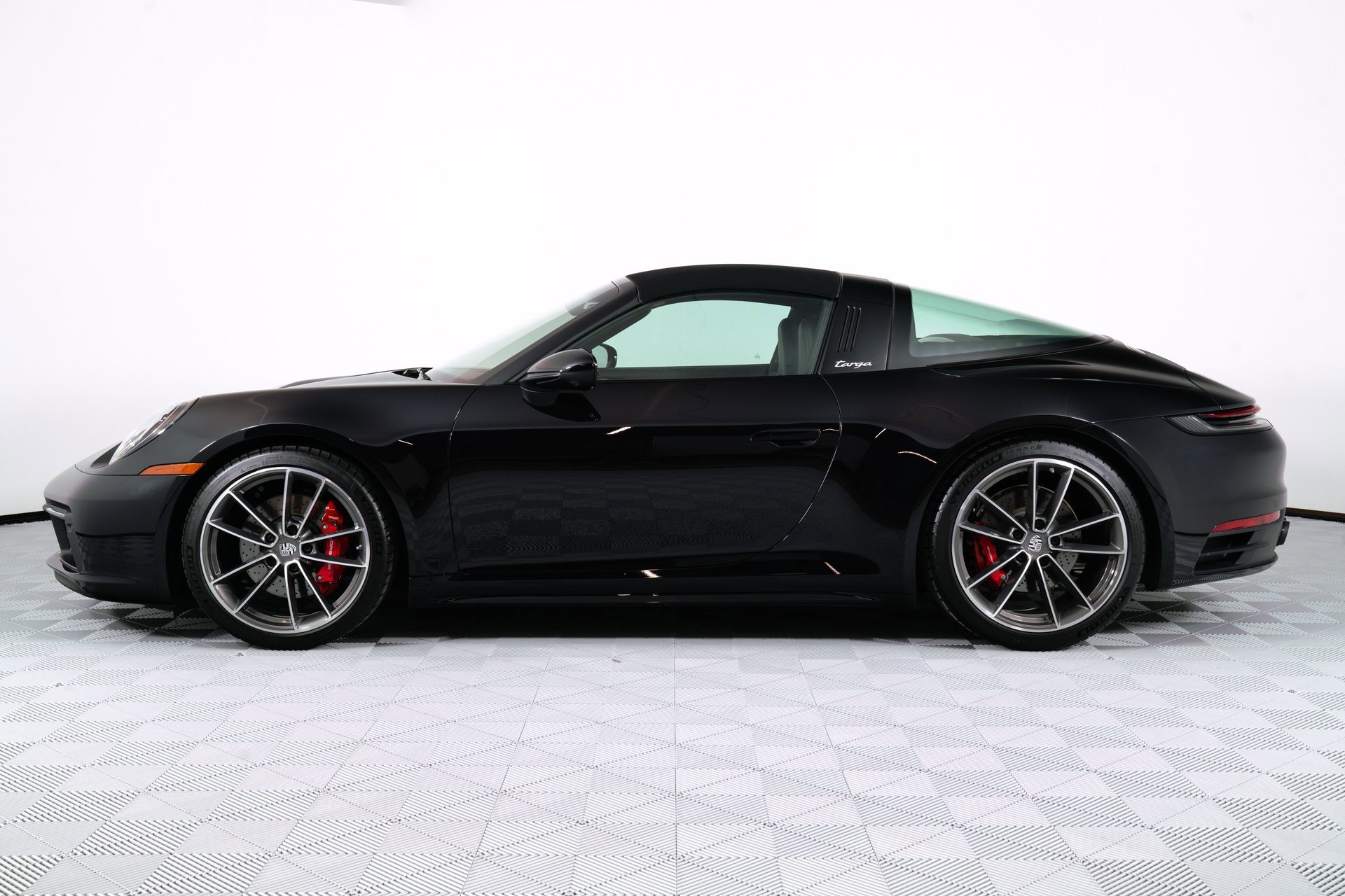 Used 2024 Porsche 911 Targa 4S w/ Premium Package image 13