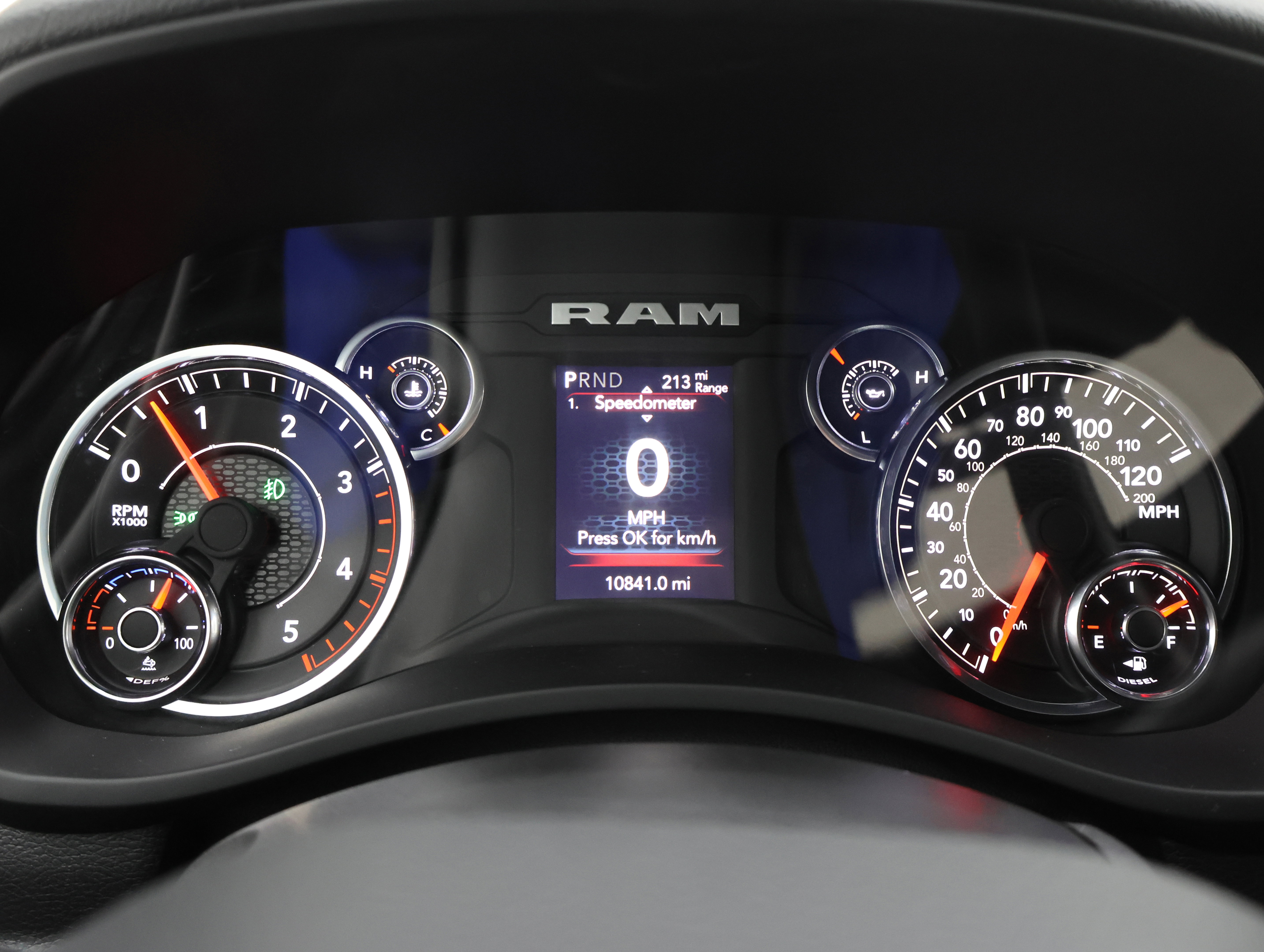 Used 2024 RAM 2500 Big Horn w/ Sport Appearance Package image 10