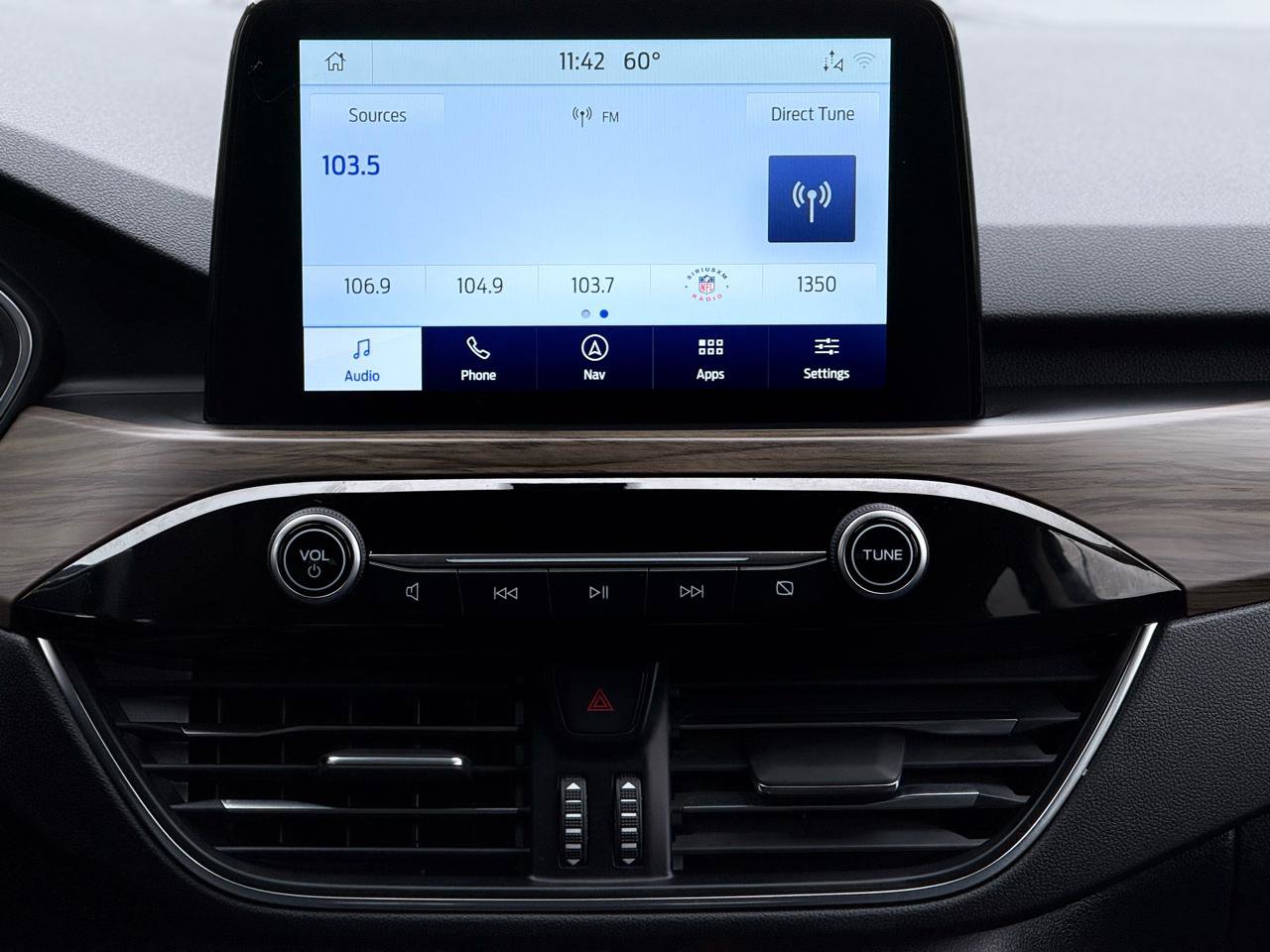 Used 2020 Ford Escape Titanium image 19