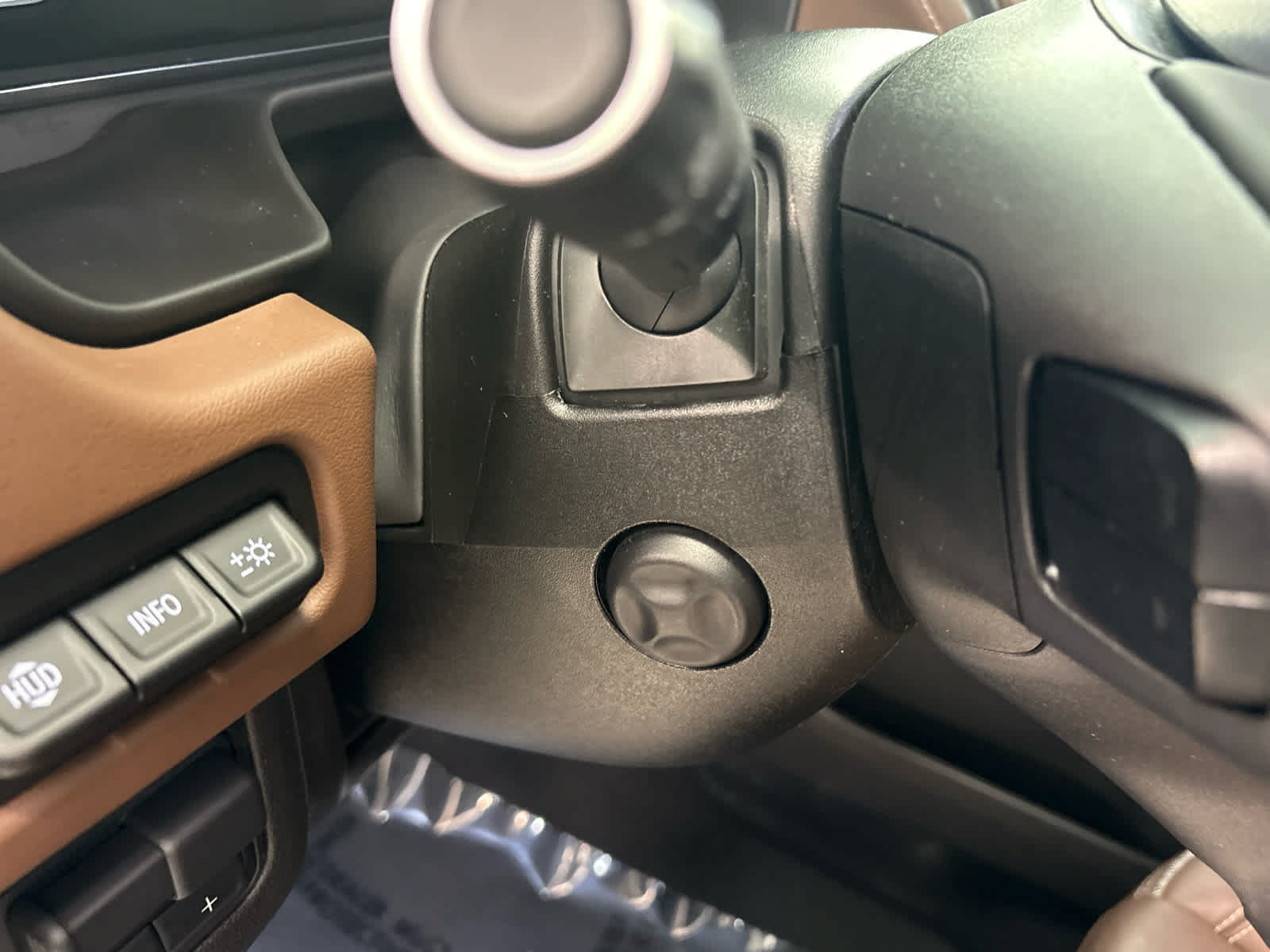 Used 2024 Chevrolet Suburban High Country AWD/4WD image 36