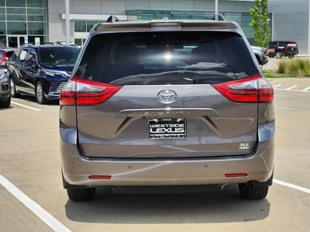Used 2020 Toyota Sienna XLE Premium w/ Carpet Mat Package AWD/4WD image 6