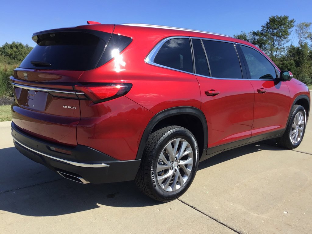 Used 2026 Buick Enclave Preferred w/ Power Package FWD image 6