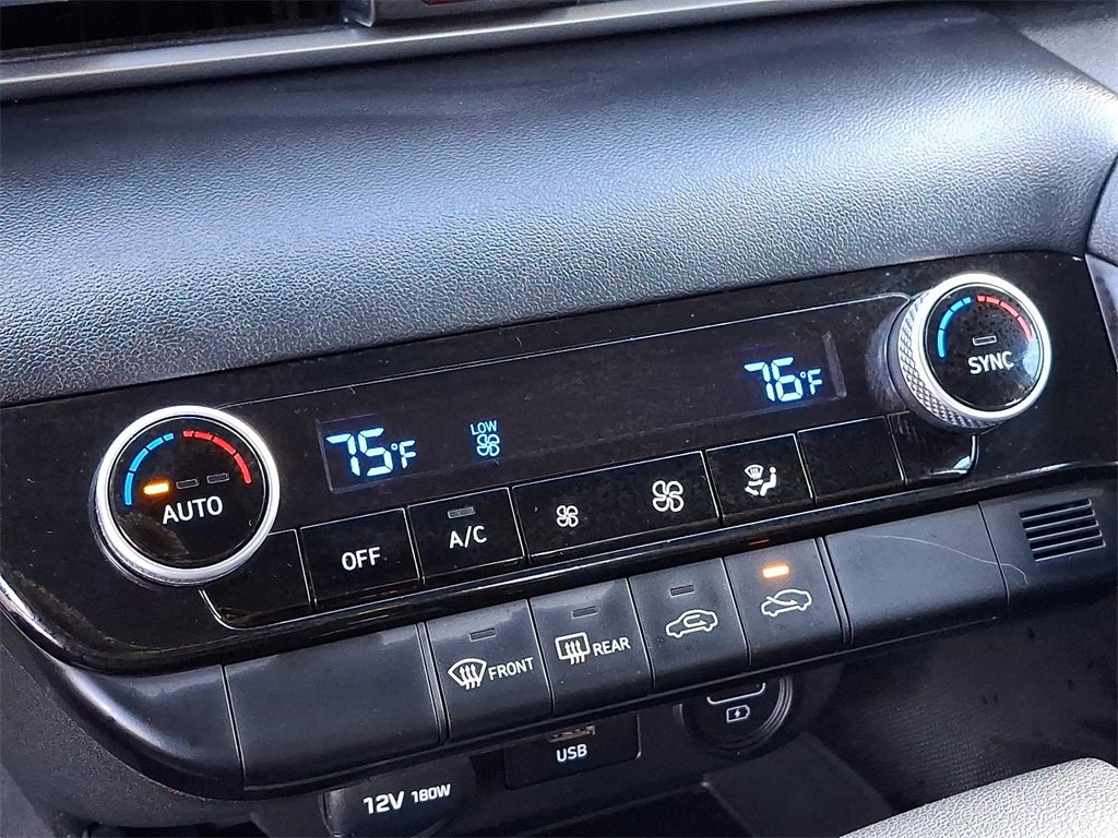 Used 2022 Hyundai Elantra SEL image 16