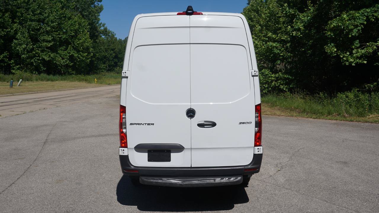 Used 2022 Mercedes-Benz Sprinter 2500 image 4