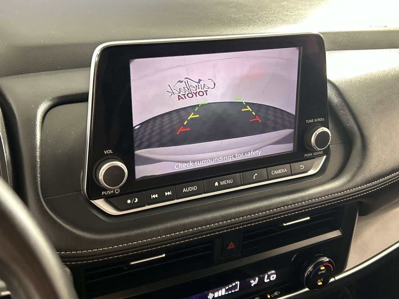 Used 2025 Nissan Rogue SV AWD/4WD image 17