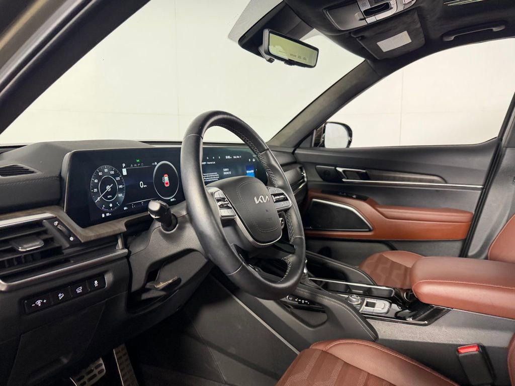 Used 2024 Kia Telluride SX Prestige w/ Towing Package image 24