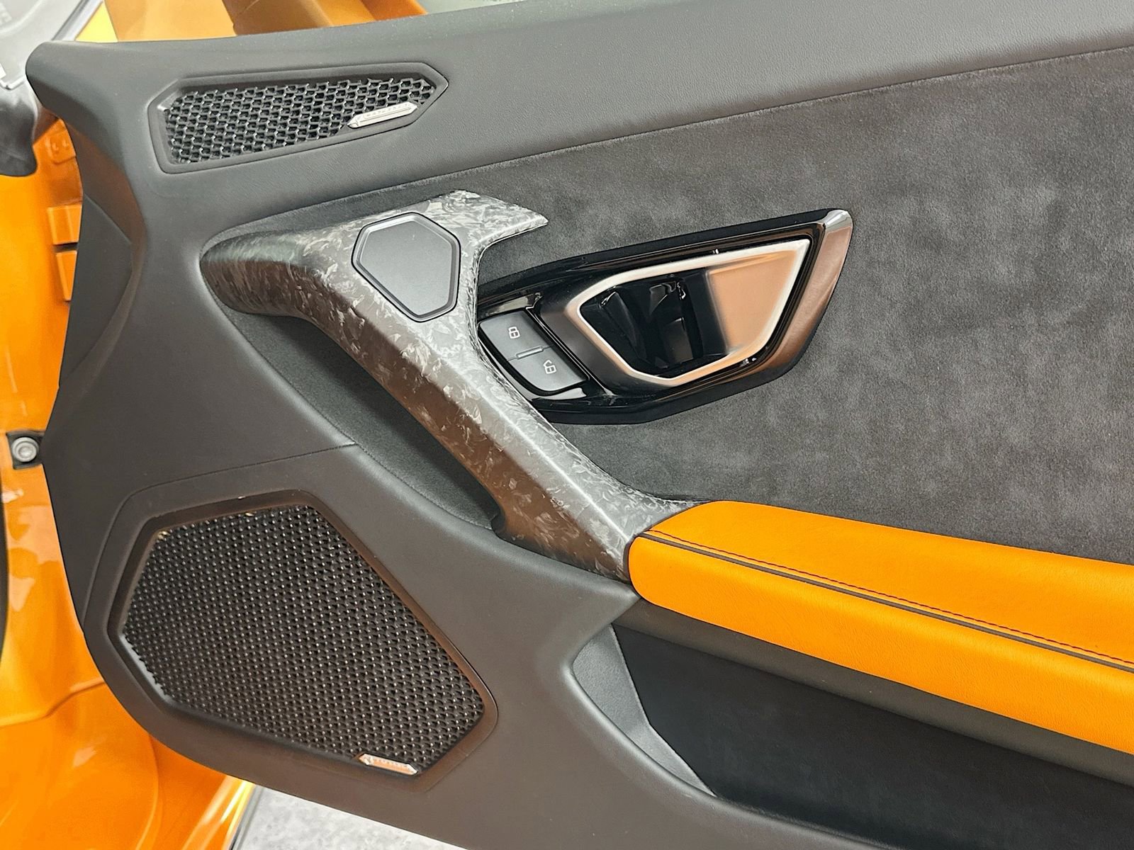 Used 2021 Lamborghini Huracan EVO RWD image 61