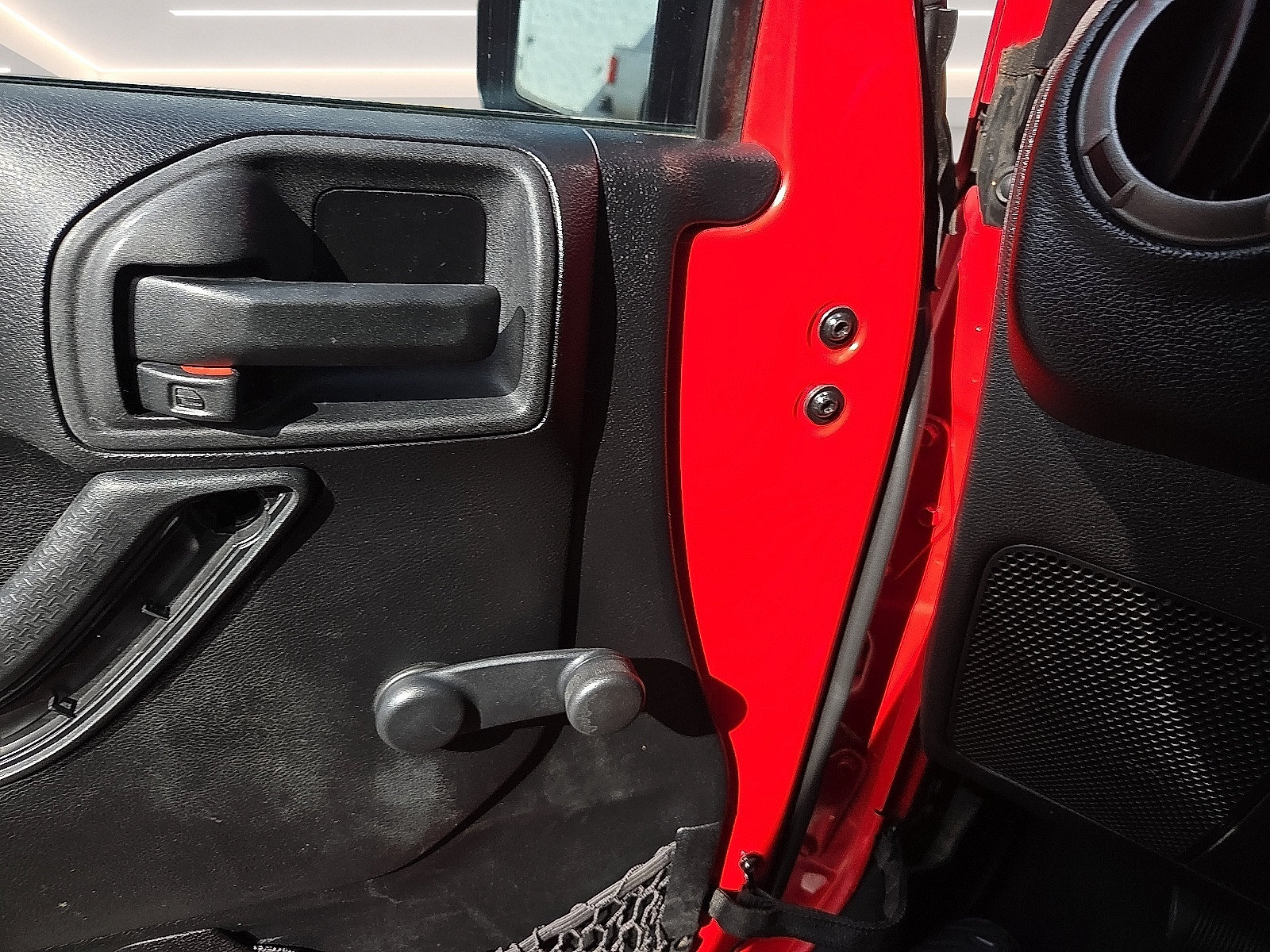 Used 2015 Jeep Wrangler Unlimited Sport w/ Connectivity Group AWD/4WD image 25