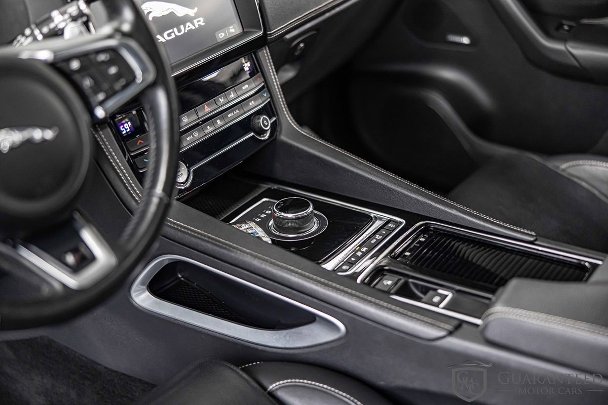 Used 2020 Jaguar F-PACE S AWD/4WD image 22