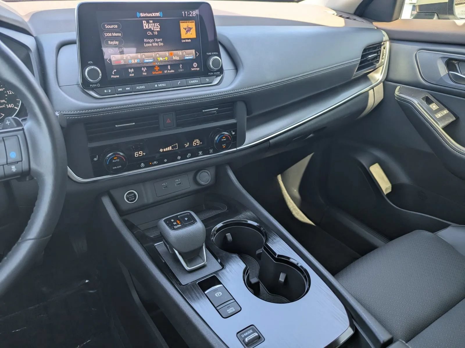 Certified 2023 Nissan Rogue SV w/ SV Premium B Package FWD image 24