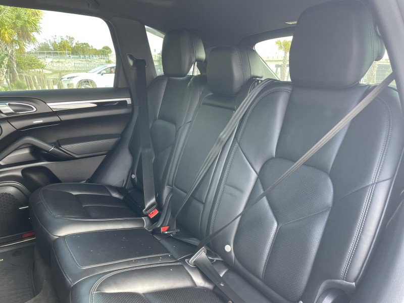 Used 2017 Porsche Cayenne Platinum Edition AWD/4WD image 11