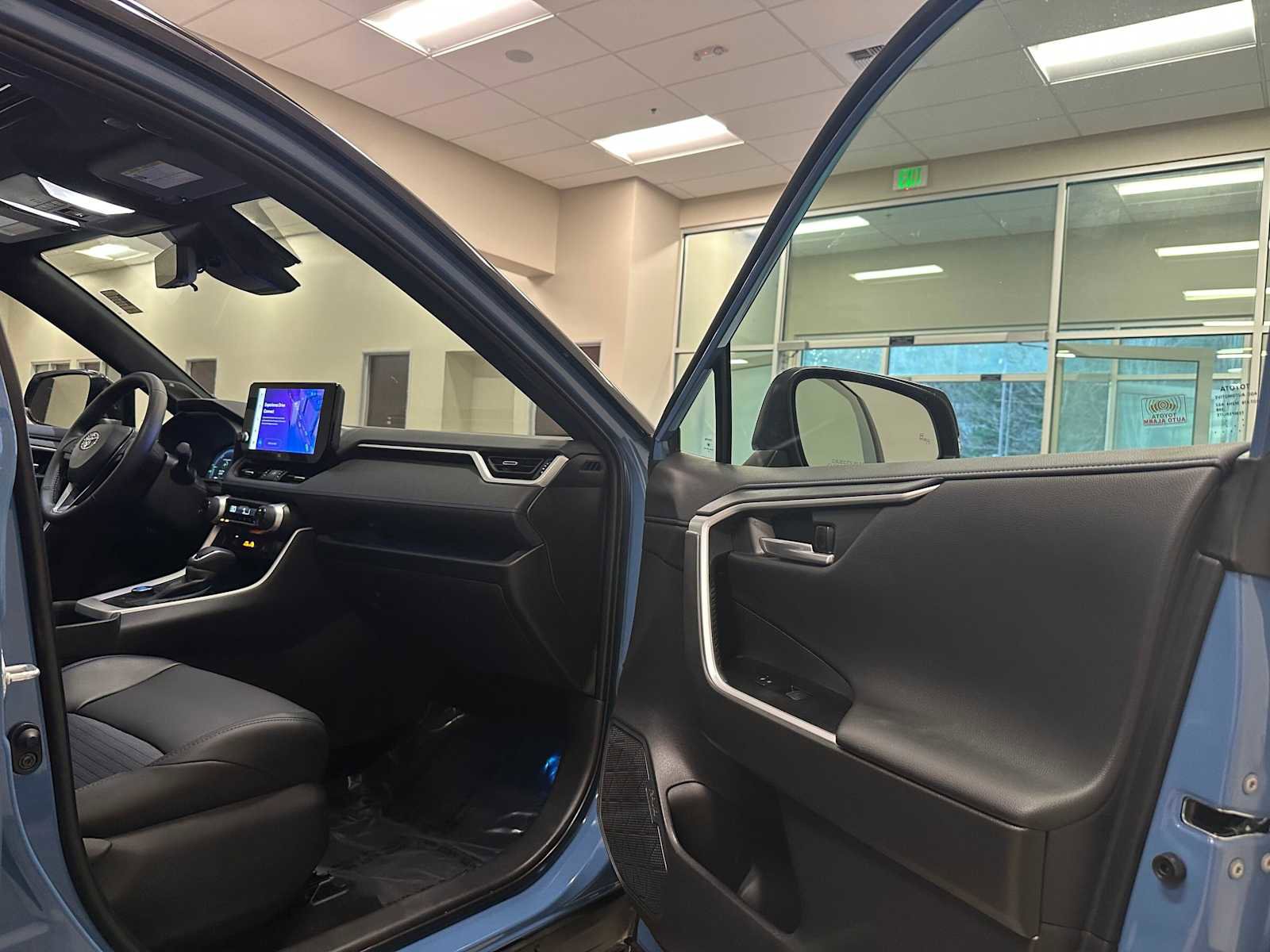 Certified 2025 Toyota RAV4 XSE image 30