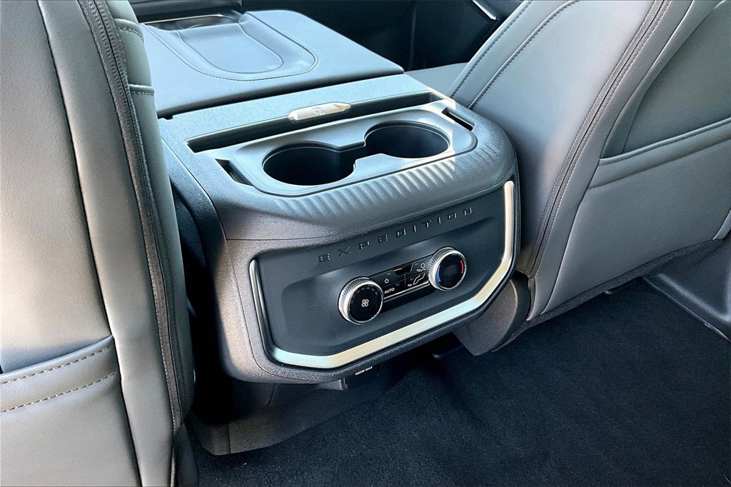 New 2025 Ford Expedition Max Active image 16