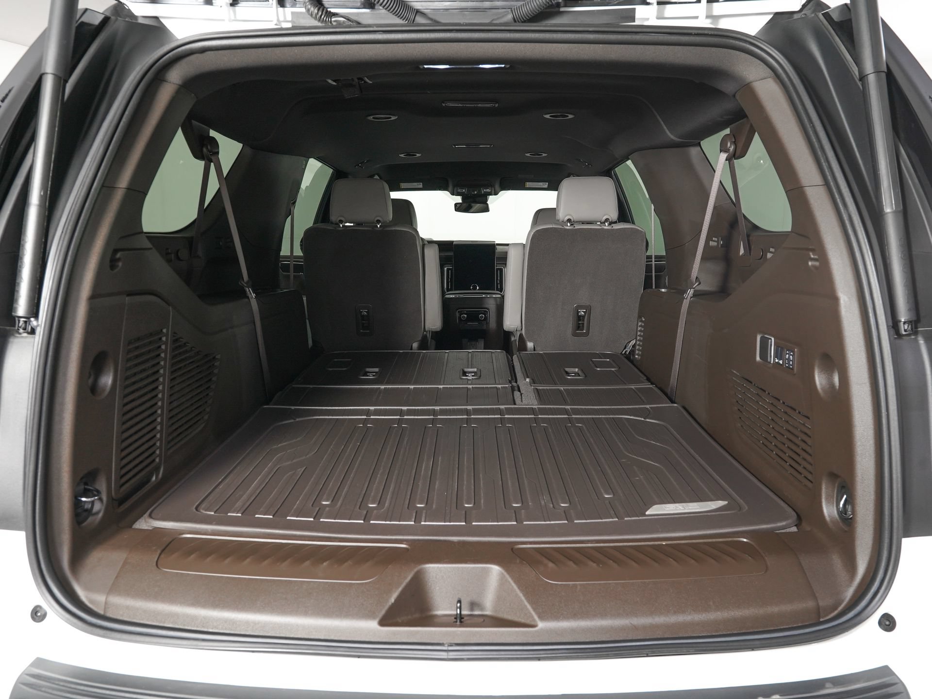 Used 2025 GMC Yukon XL Elevation AWD/4WD image 13