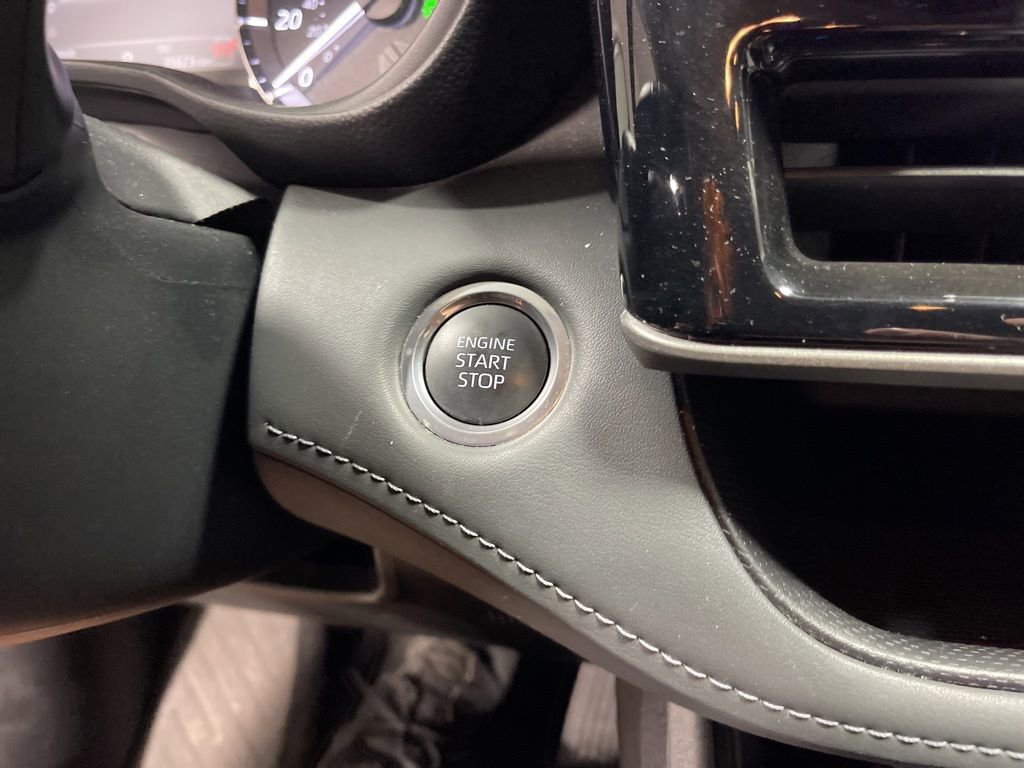 Used 2024 Toyota Highlander XLE image 28