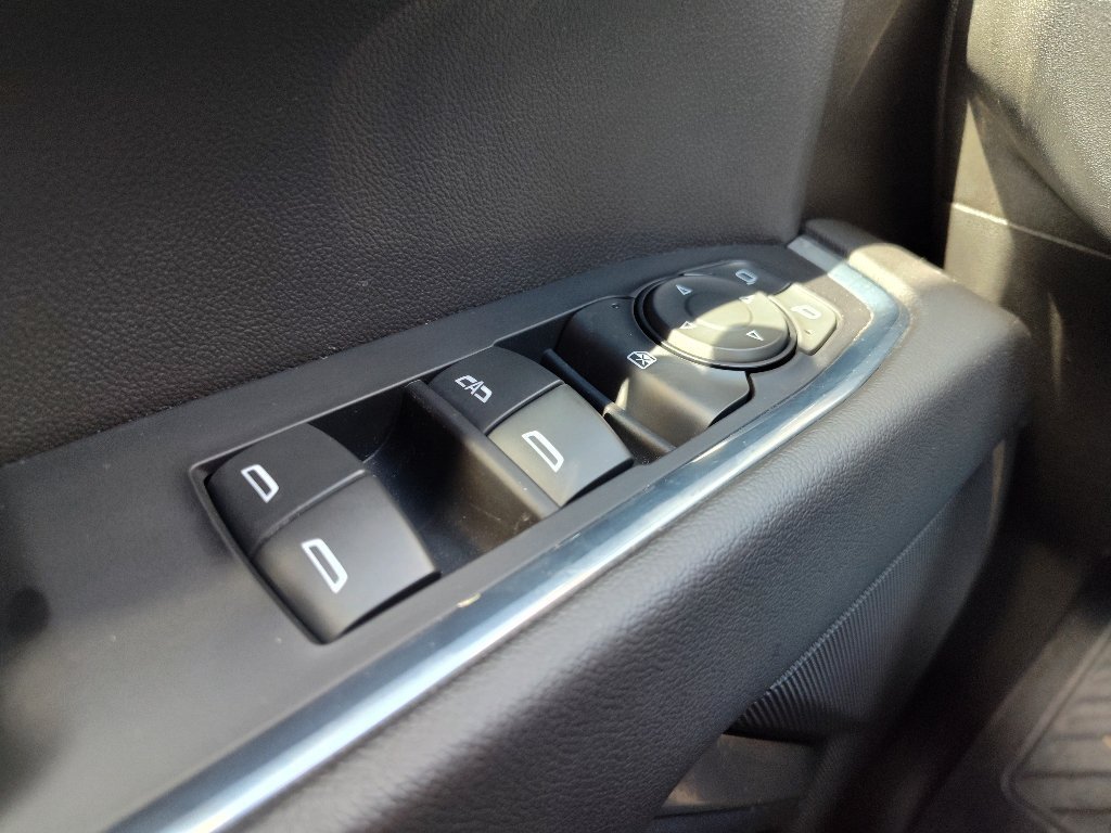 Used 2022 Chevrolet Silverado 1500 LT AWD/4WD image 15